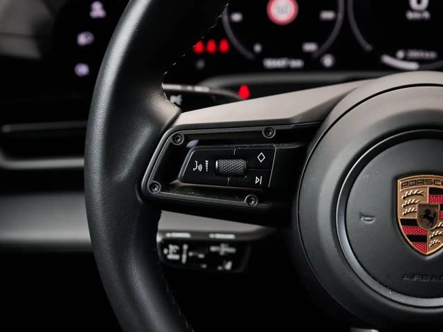 Porsche Taycan 4 Cross Turismo