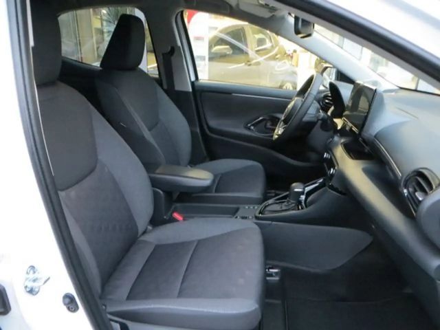 Toyota Yaris Hatchback Hybride Team D