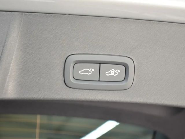 Volvo XC40 Business Dark Plus