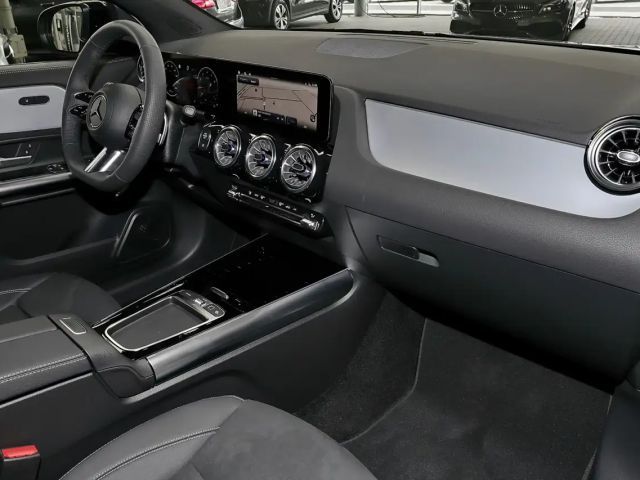 Mercedes-Benz GLA 200 AMG Line