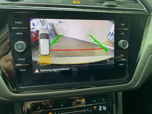 Volkswagen Touran 1.5 TSI DSG IQ.Drive