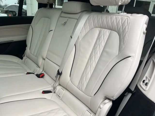 BMW X7 i/HUD/Panorama/Navigation/HarmanKardon