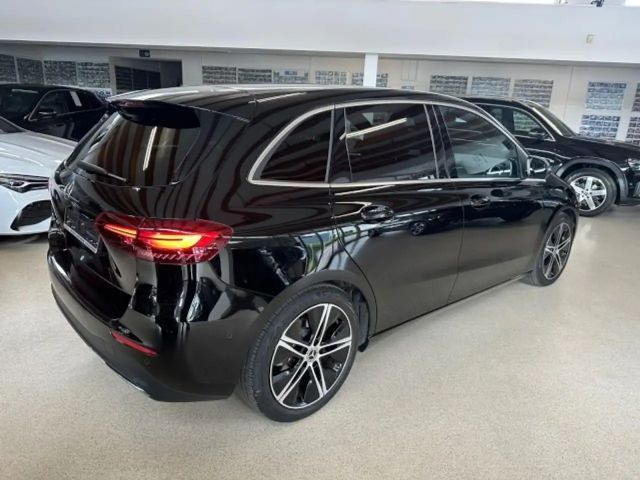 Mercedes-Benz B 200 Progressive Sedan