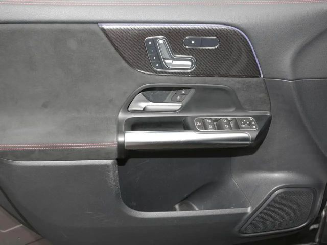 Mercedes-Benz GLA 250 4MATIC AMG Line