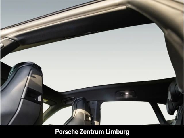 Porsche Taycan 4 Cross Turismo