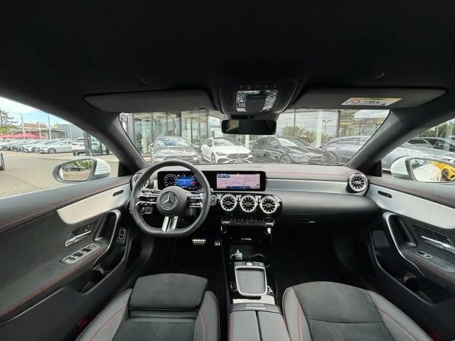 Mercedes-Benz CLA 200 AMG Line