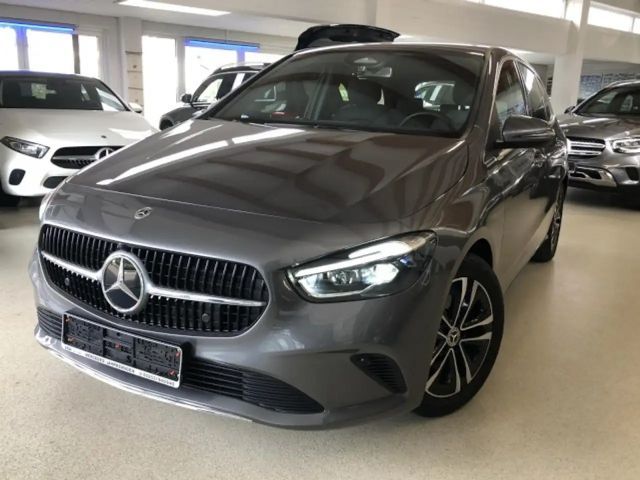 Mercedes-Benz B 180 Progressive Sedan