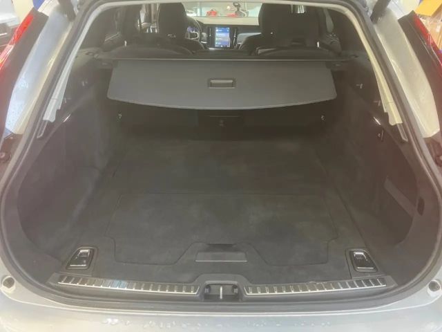 Volvo V90 AWD Dark Plus T6