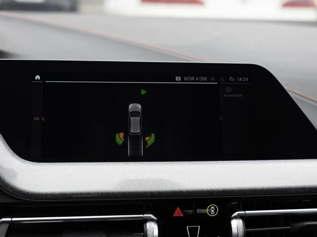 BMW 118 118i Sedan Sport Line