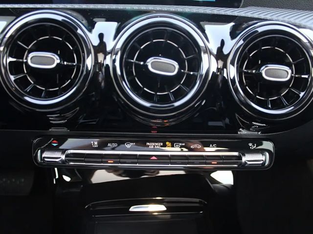 Mercedes-Benz A 180 A 180 d