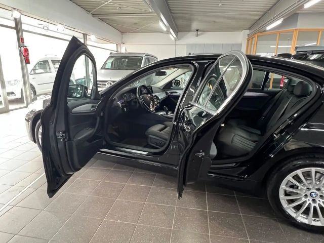 BMW 530 530e Sedan