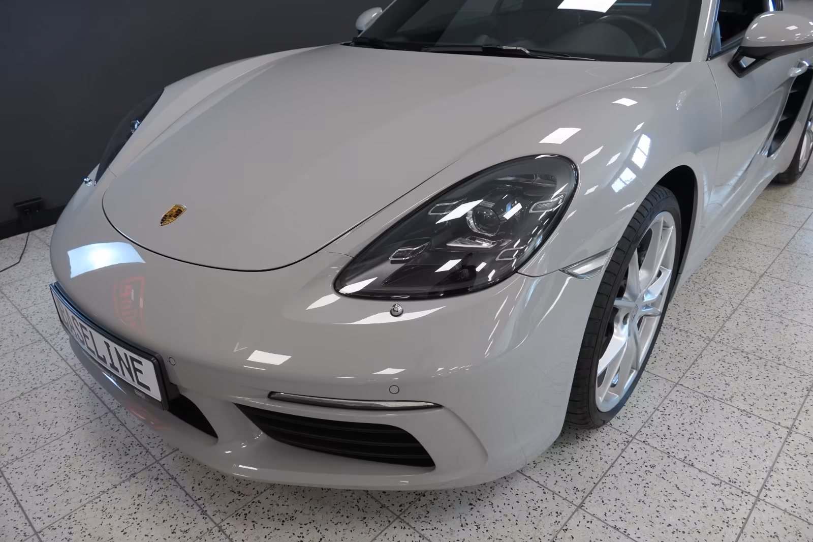 Porsche Cayman 718