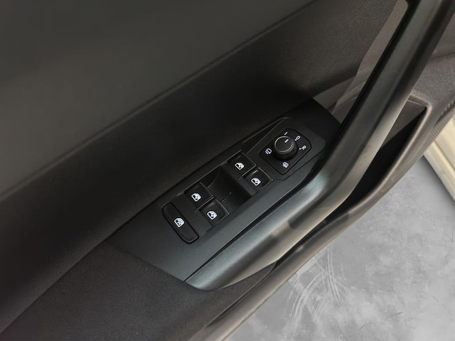 Volkswagen Taigo 1.0 TSI R-Line Style