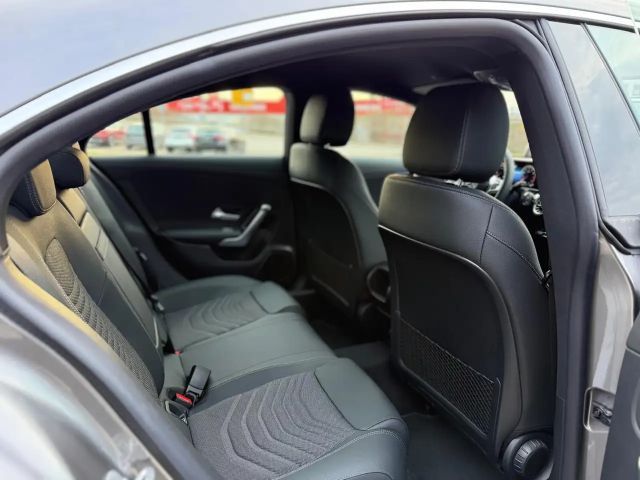 Mercedes-Benz CLA 200 Coupé Progressive