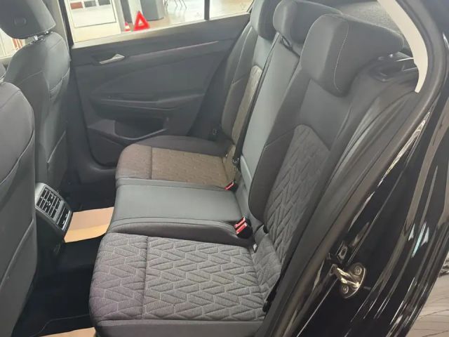 Volkswagen Golf 1.5 eTSI Golf VIII Life