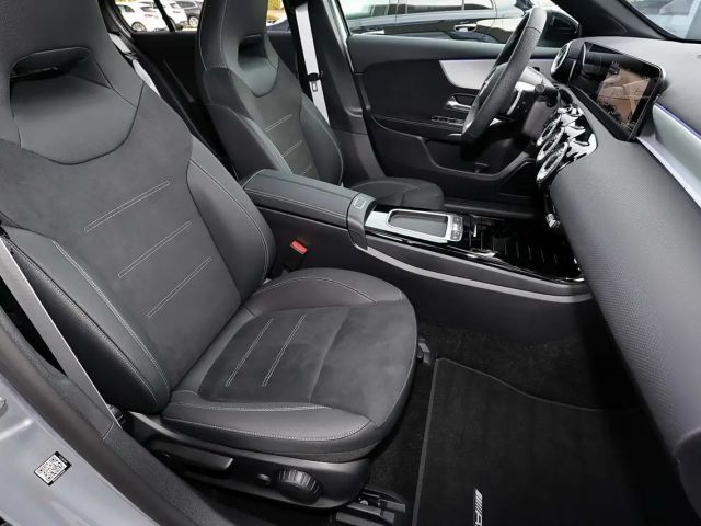 Mercedes-Benz A 200 AMG Line