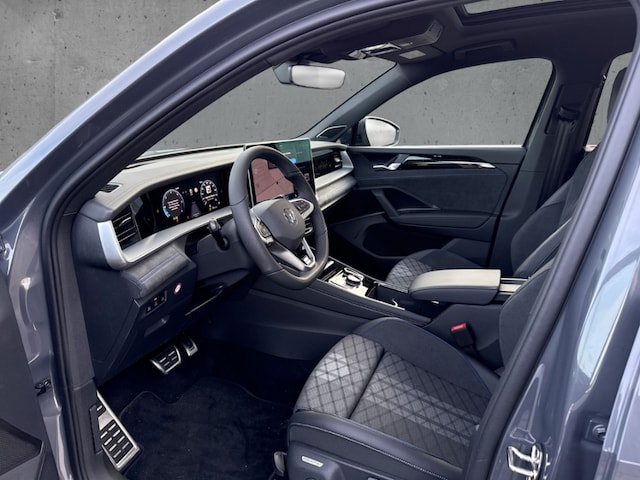 Volkswagen Tayron 2.0 TDI DSG 4M R-Line IQ.LIGHT Pano Navi