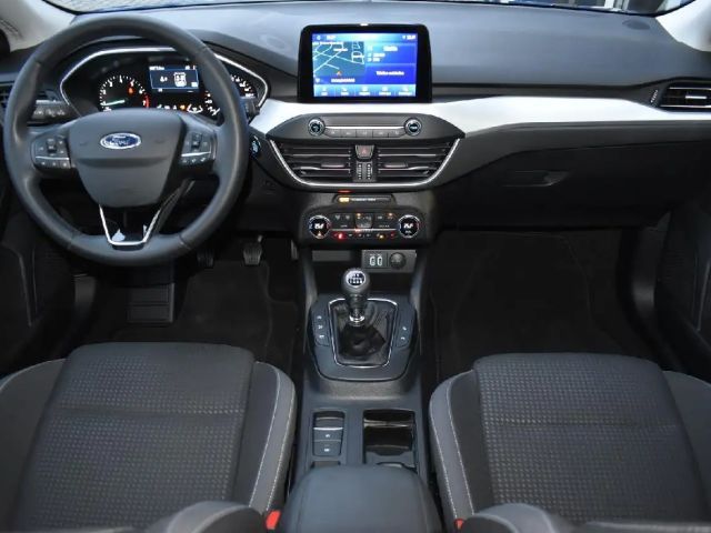 Ford Focus Cool & Connect