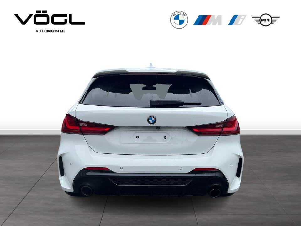 BMW M135i 5-deurs xDrive