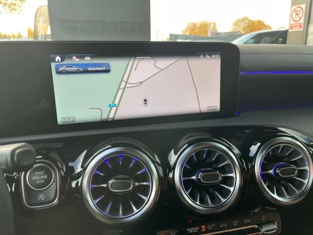 Mercedes-Benz CLA 220 AMG Line CLA 220 d Sedan