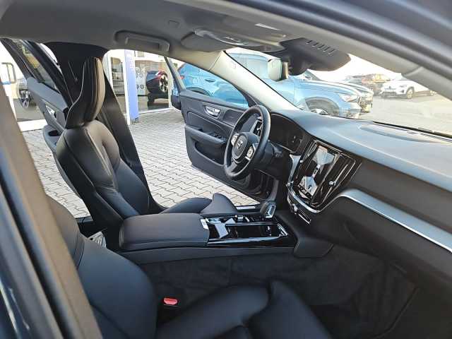 Volvo V60 AWD Dark Plus T6