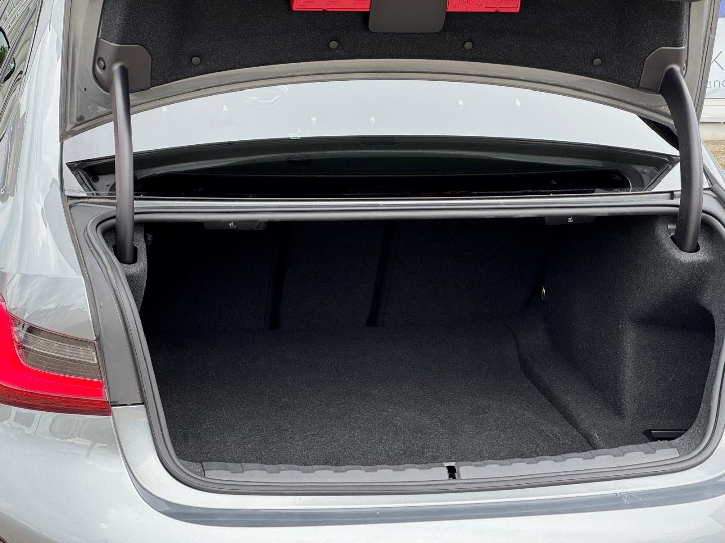 BMW 320 320d M-Sport Sedan xDrive