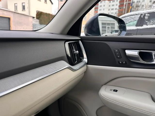 Volvo V60 AWD Plus T6