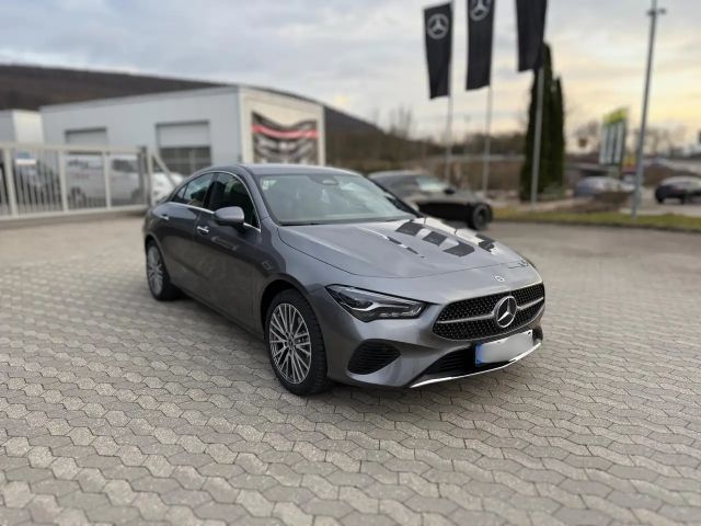 Mercedes-Benz CLA 200 Coupé Progressive