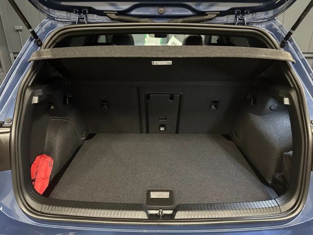 Volkswagen Golf 1.5 eTSI DSG