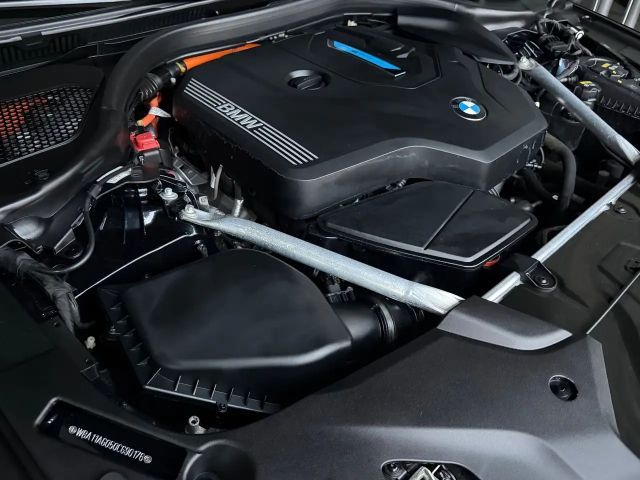 BMW 530 530e M-Sport Sedan