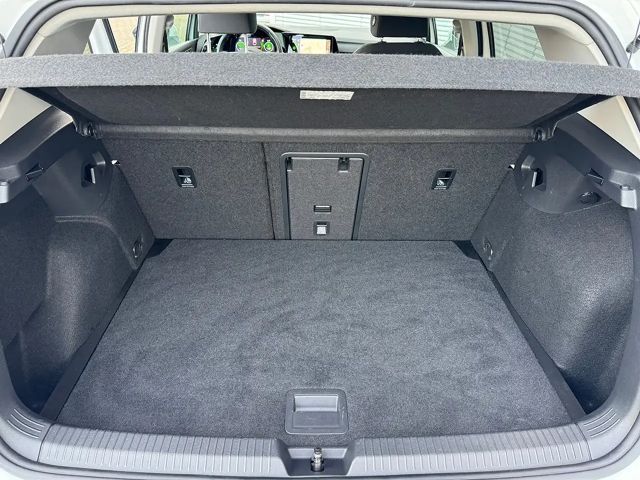 Volkswagen Golf 1.5 TSI Golf VIII IQ.Drive