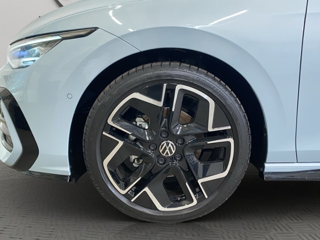 Volkswagen Golf 1.5 TSI R-Line