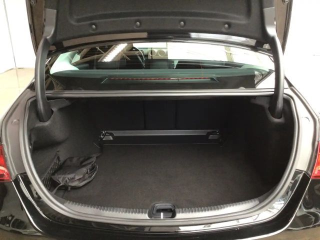 Mercedes-Benz C 200 AVANTGARDE Sedan