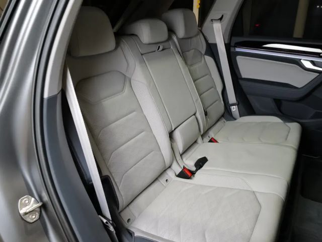 Volkswagen Touareg 3.0 V6 TDI R-Line Style