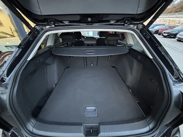 Volkswagen Golf DSG Life Variant