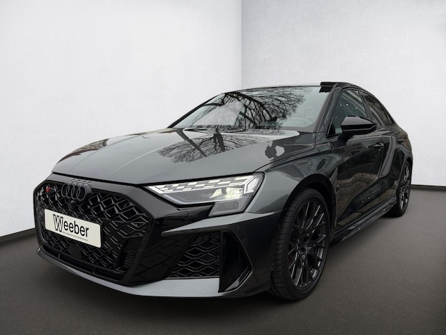 Audi RS3 Quattro S-Tronic Sedan