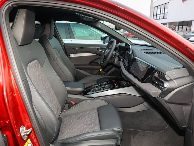 Audi A6 Avant Quattro S-Tronic