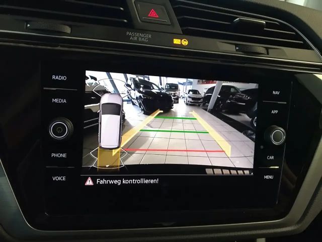 Volkswagen Touran 1.5 TSI DSG R-Line Sport