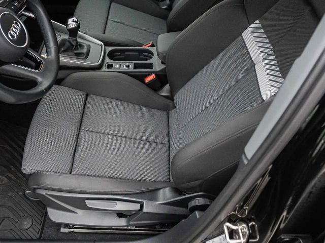 Audi A3 30 TFSI Sedan