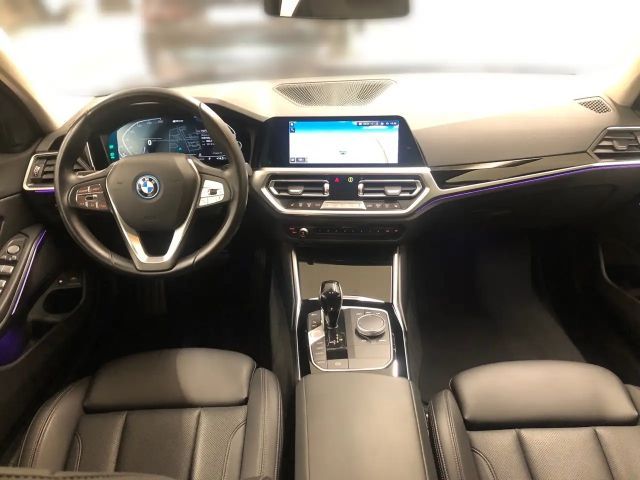 BMW 320 320e xDrive
