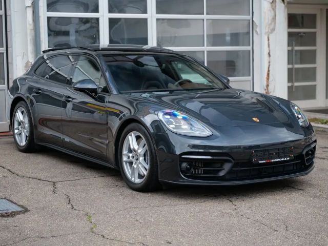 Porsche Panamera 4 E-Hybrid