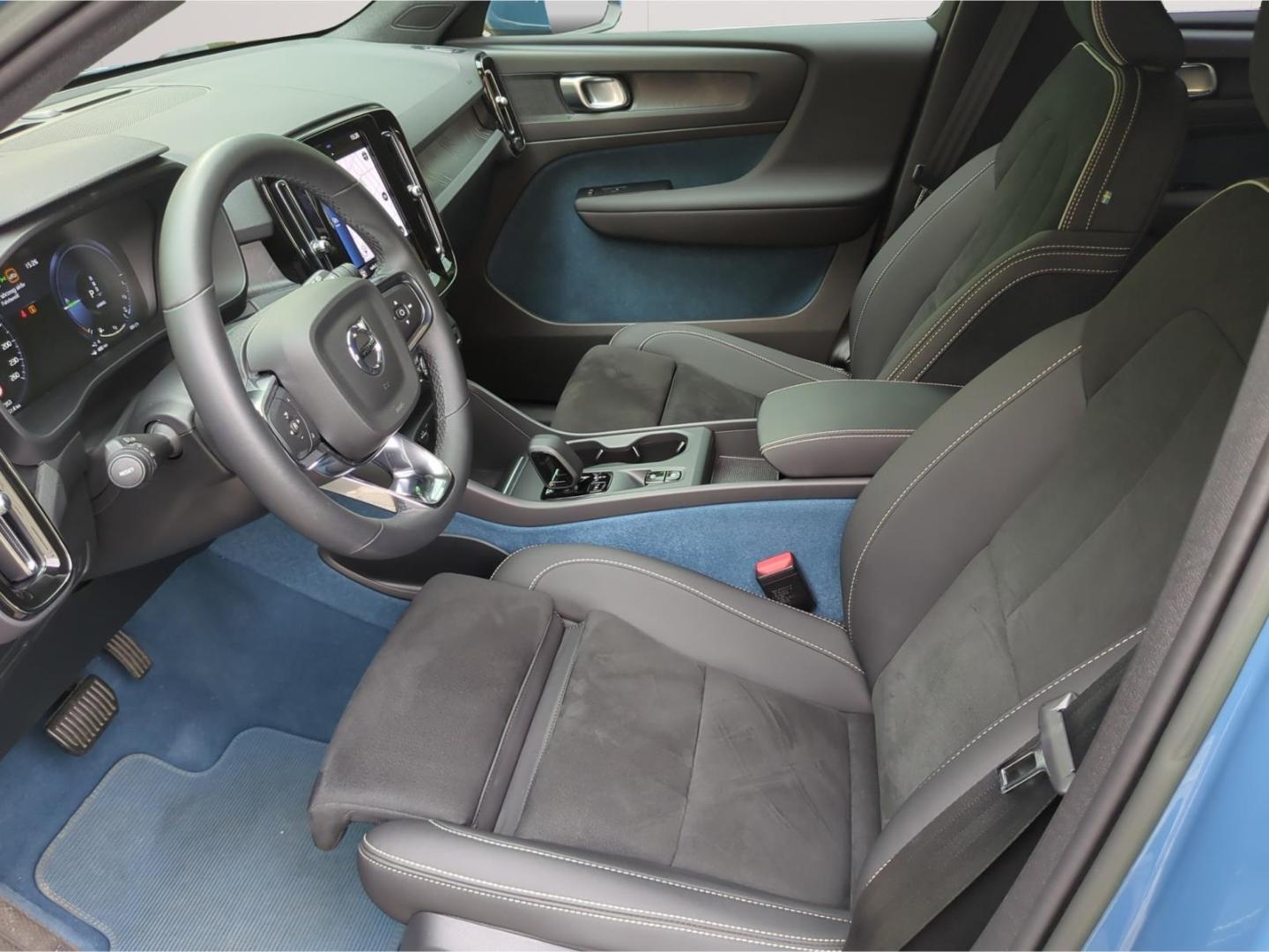 Volvo XC40 Core Recharge T4