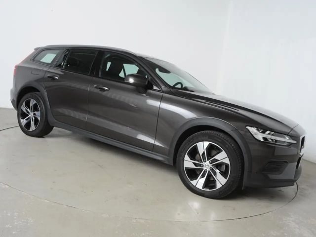 Volvo V60 Cross Country AWD Plus