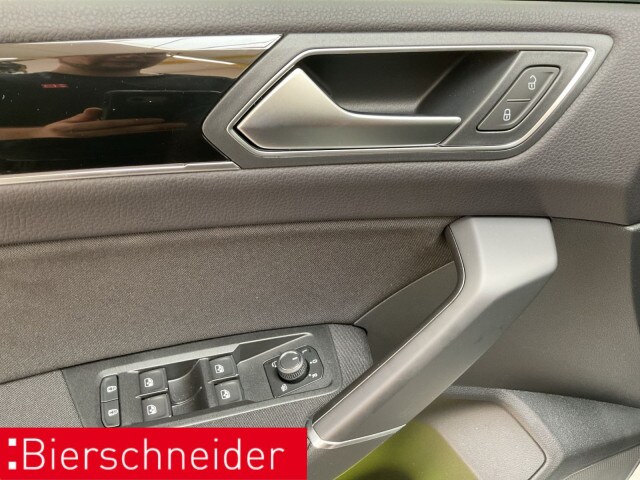 Volkswagen Touran 1.5 TSI DSG R-Line Style