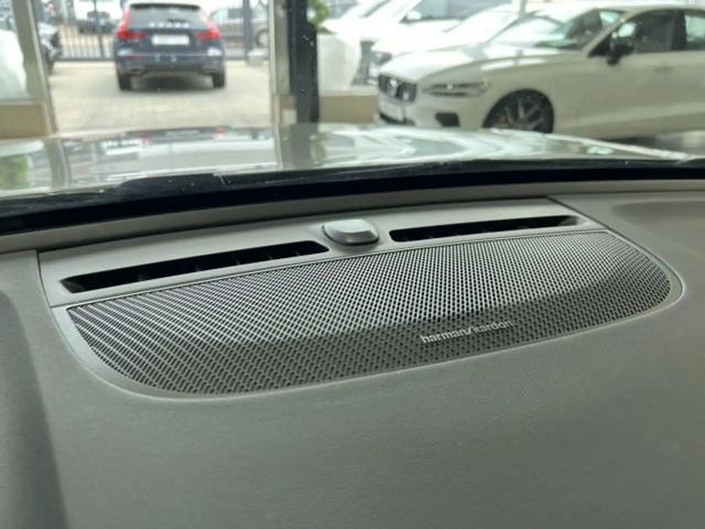 Volvo XC40 Dark Plus