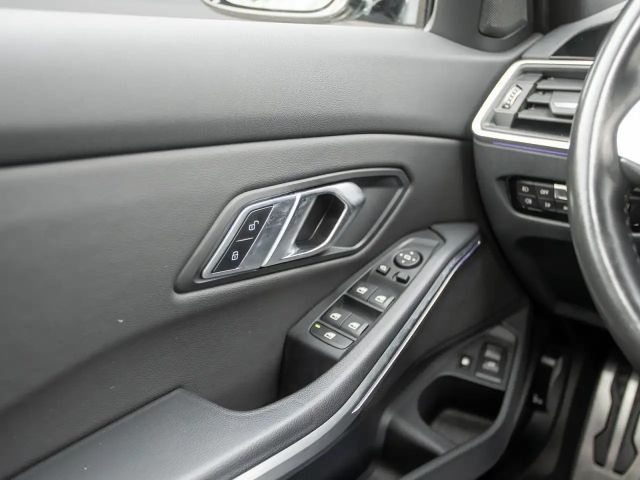 BMW 330 330e M-Sport Touring