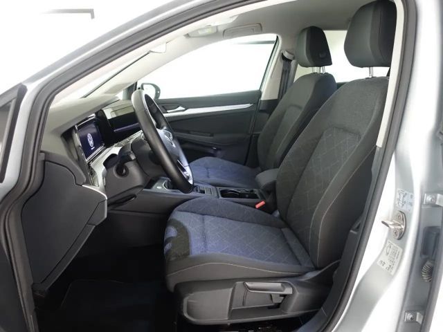 Volkswagen Golf Life Variant