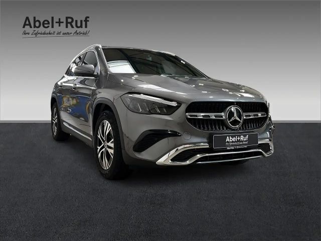 Mercedes-Benz GLA 200 Progressive