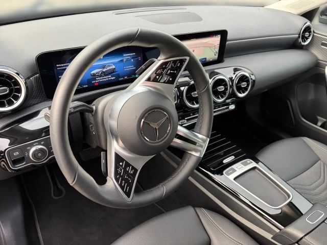 Mercedes-Benz A 180 LENKRADHEIZUNG LED HP KAMERA