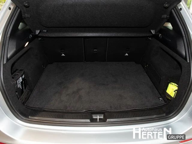 Mercedes-Benz B 200 Progressive Sedan